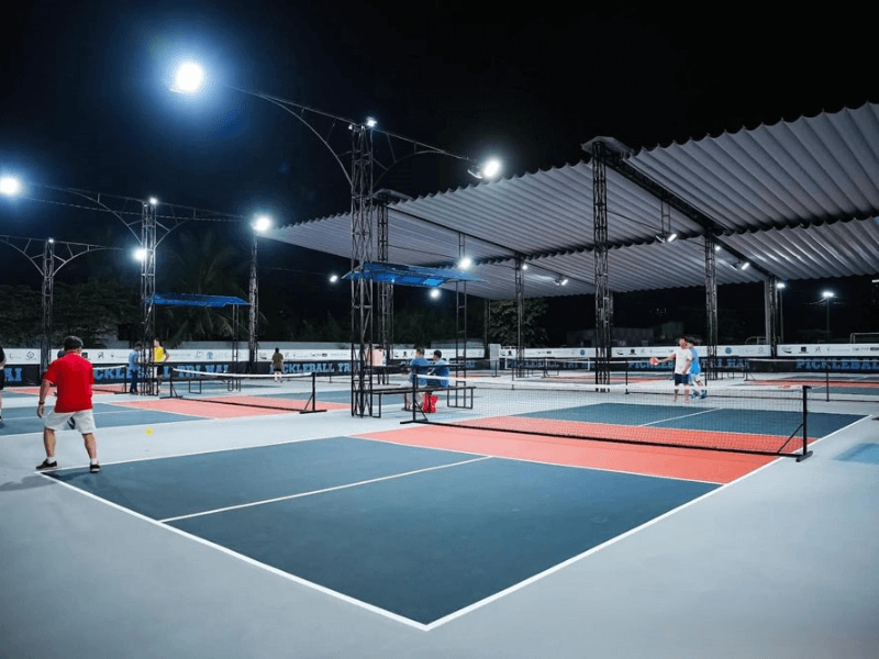 Lắp đặt đèn pha LED MODULE SMD H19 den san pickleball cao cap1